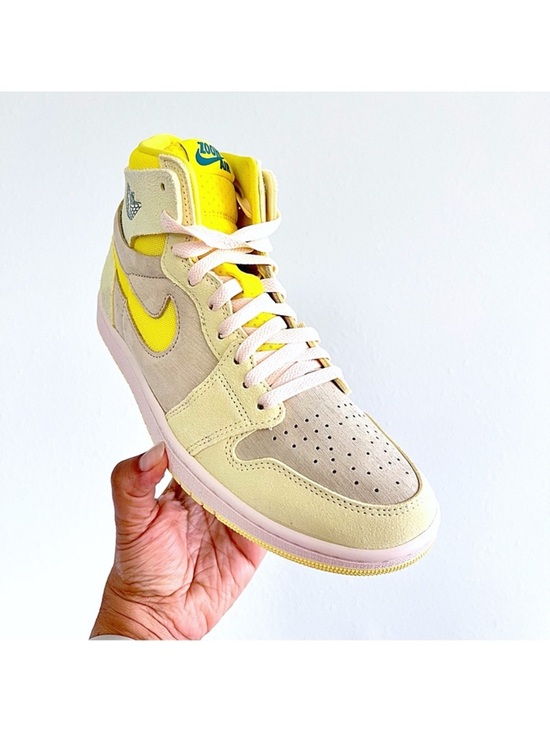 Nike Air Jordan 1 Zoom Air Comfort 2 High-Top Women’s Sneaker Size 9 - Picture 2 of 6